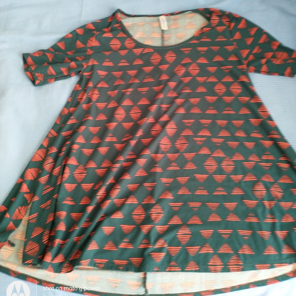 SALE LuLaRoe Perfect T Size Small